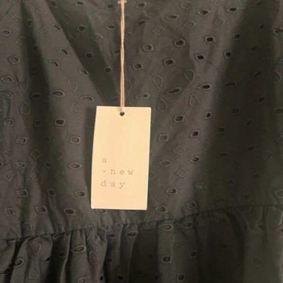 NWT Balloon sleeve mini dress with cut-out back size medium - Picture 5 of 5